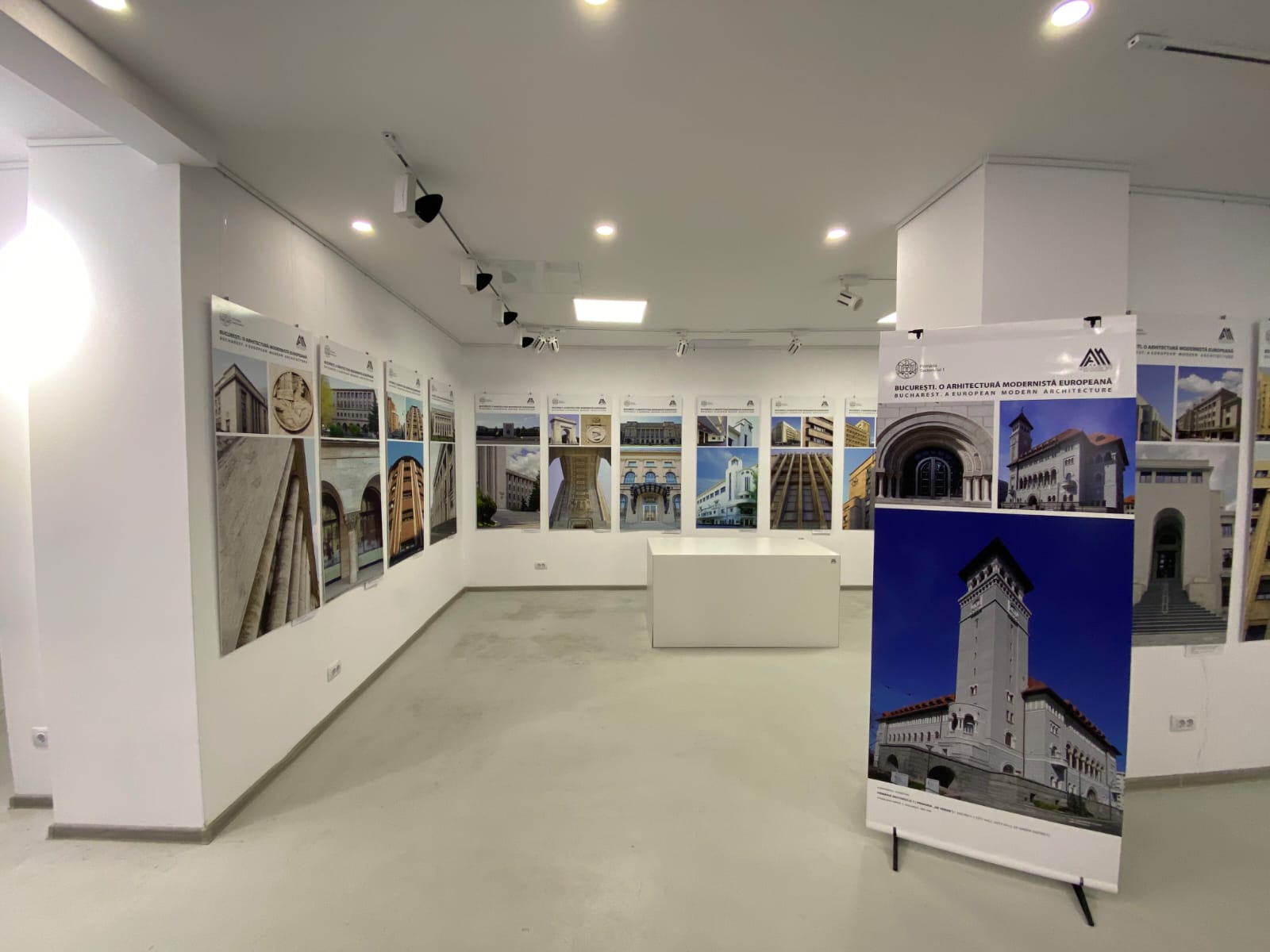 Bijuteriile arhitecturii moderniste bucureștene pot fi admirate la Centrul Expozițional din Piața Amzei